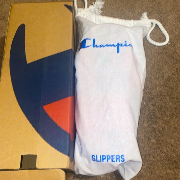 Champion Fur Slides !! 🌈 - Picture 3 of 4